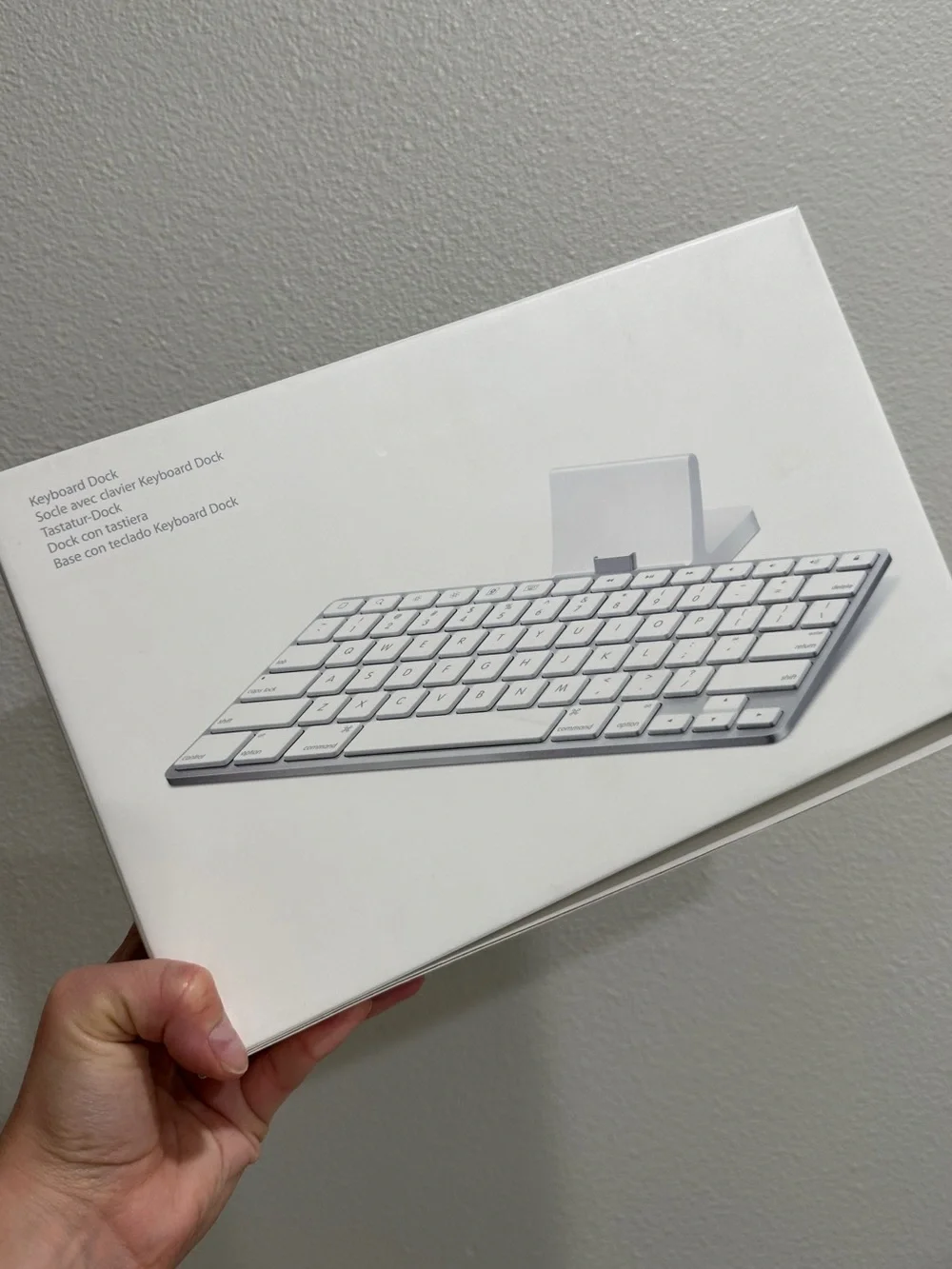 Apple White iPad Keyboard Dock - Slim Typing Accessory